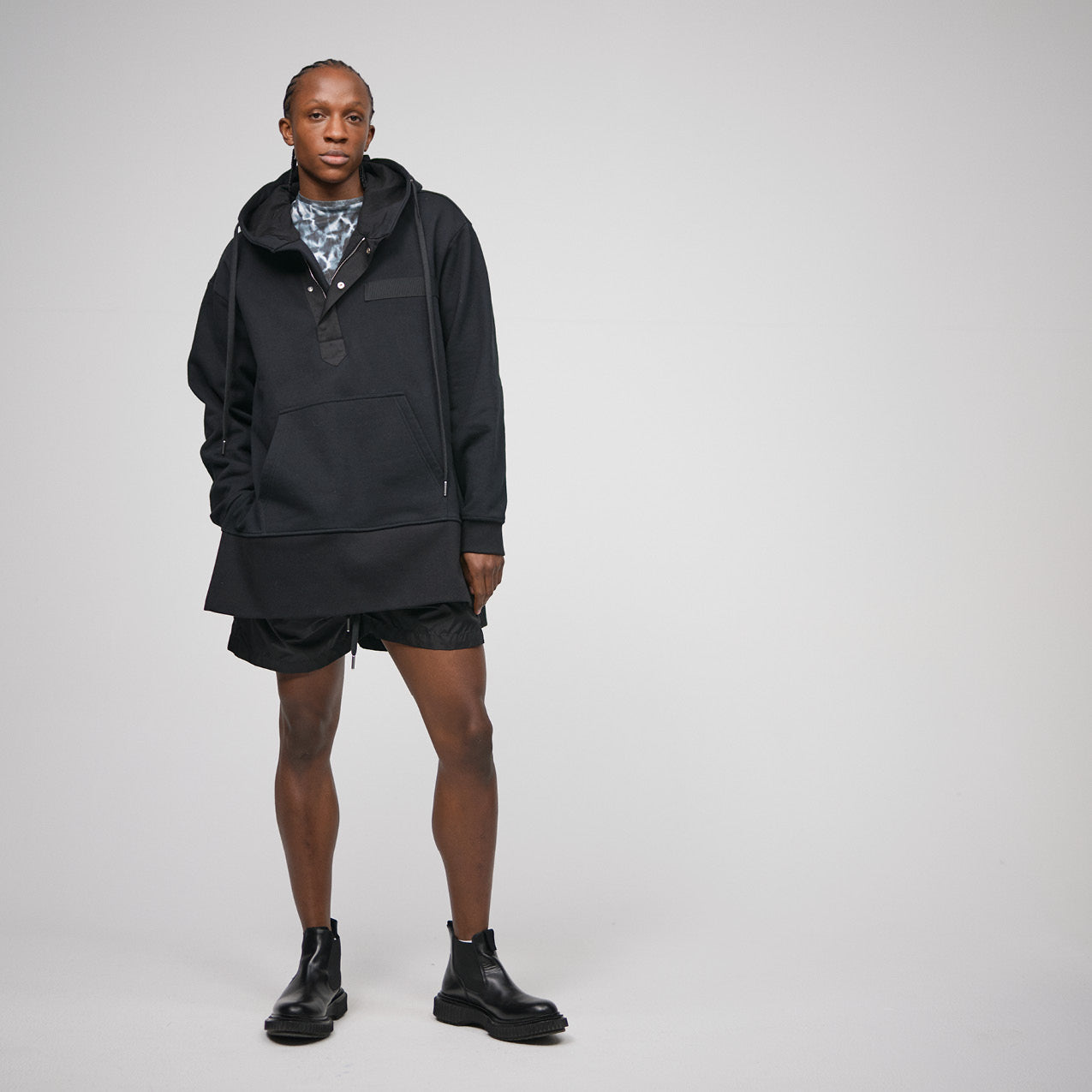 BLACK TUNIC HOODIE IN ORGANIC COTTON FLEECE