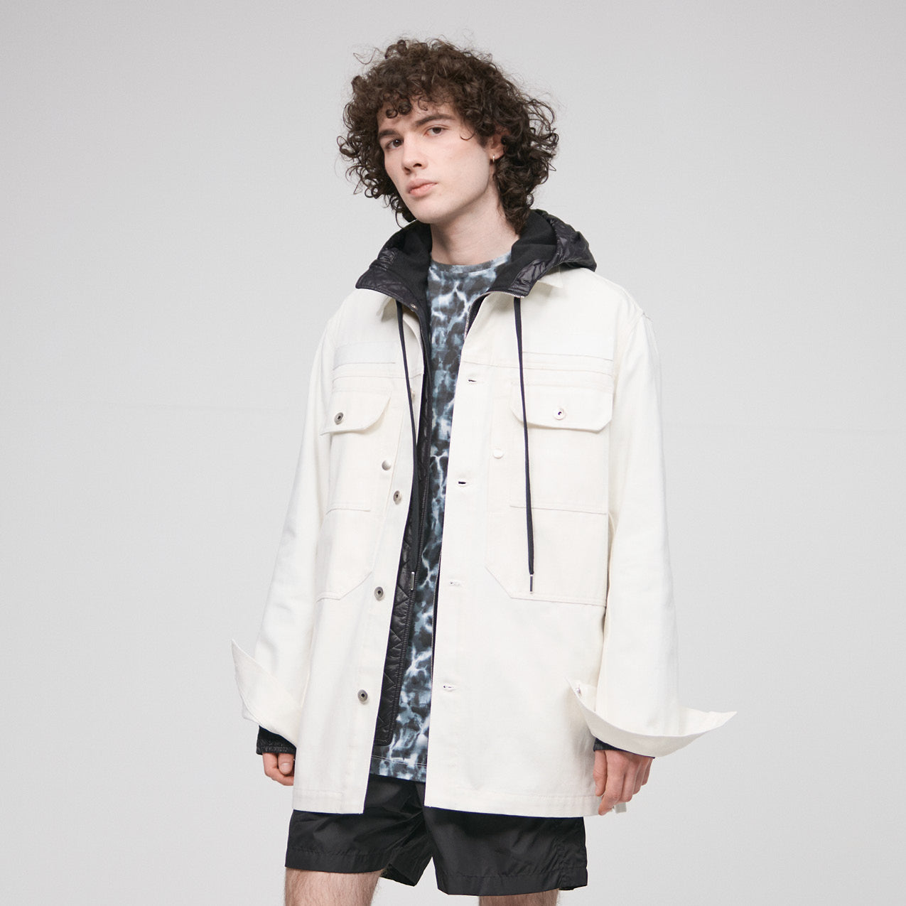 WHITE JEANS JACKET IN ORGANIC COTTON DENIM