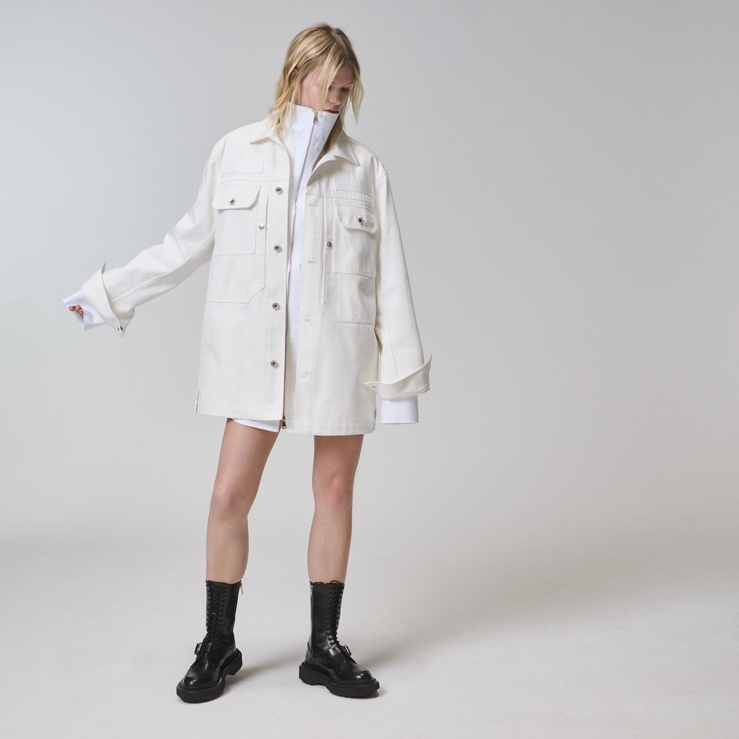 WHITE JEANS JACKET IN ORGANIC COTTON DENIM
