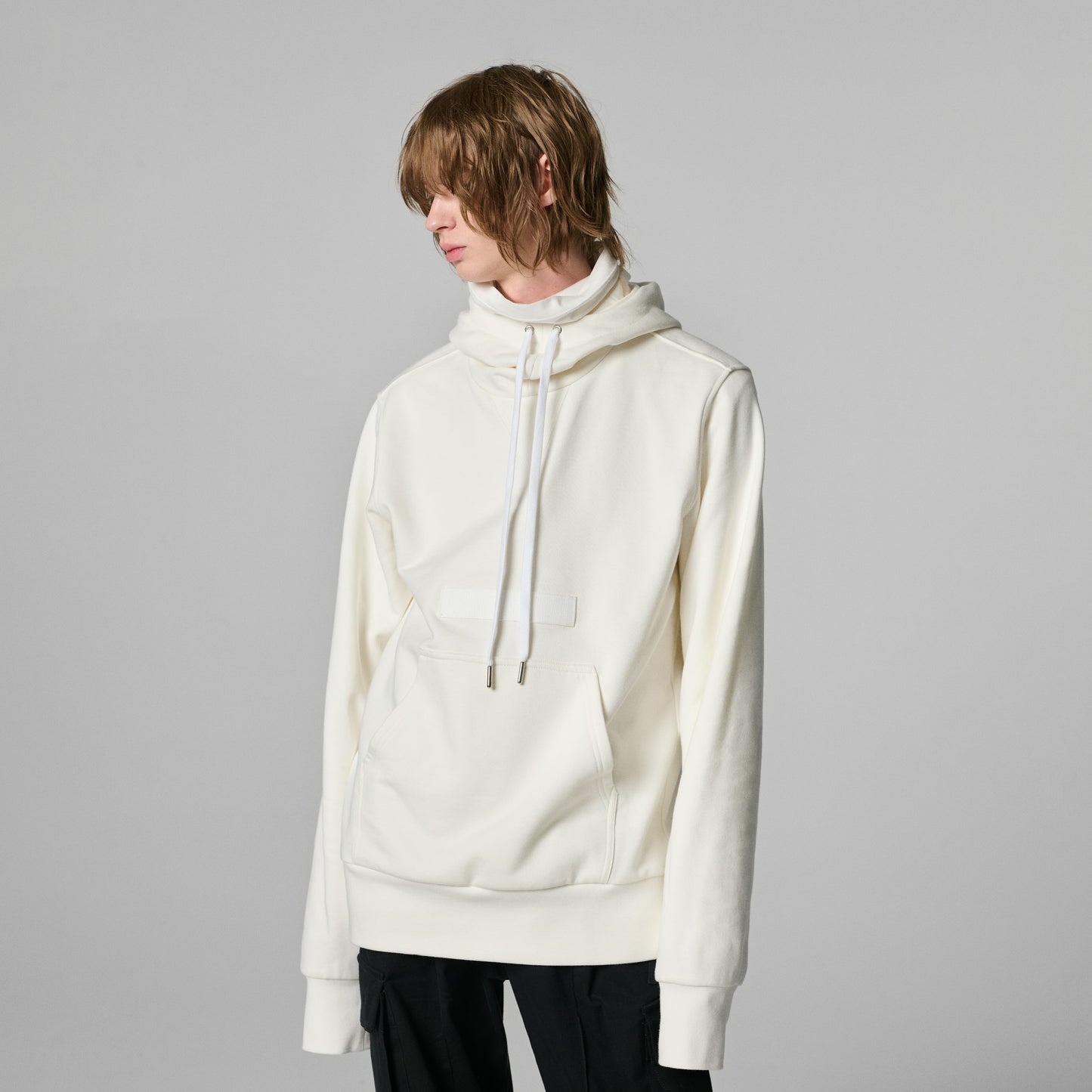 WHITE HOODIE IN ORGANIC COTTON FLEECE