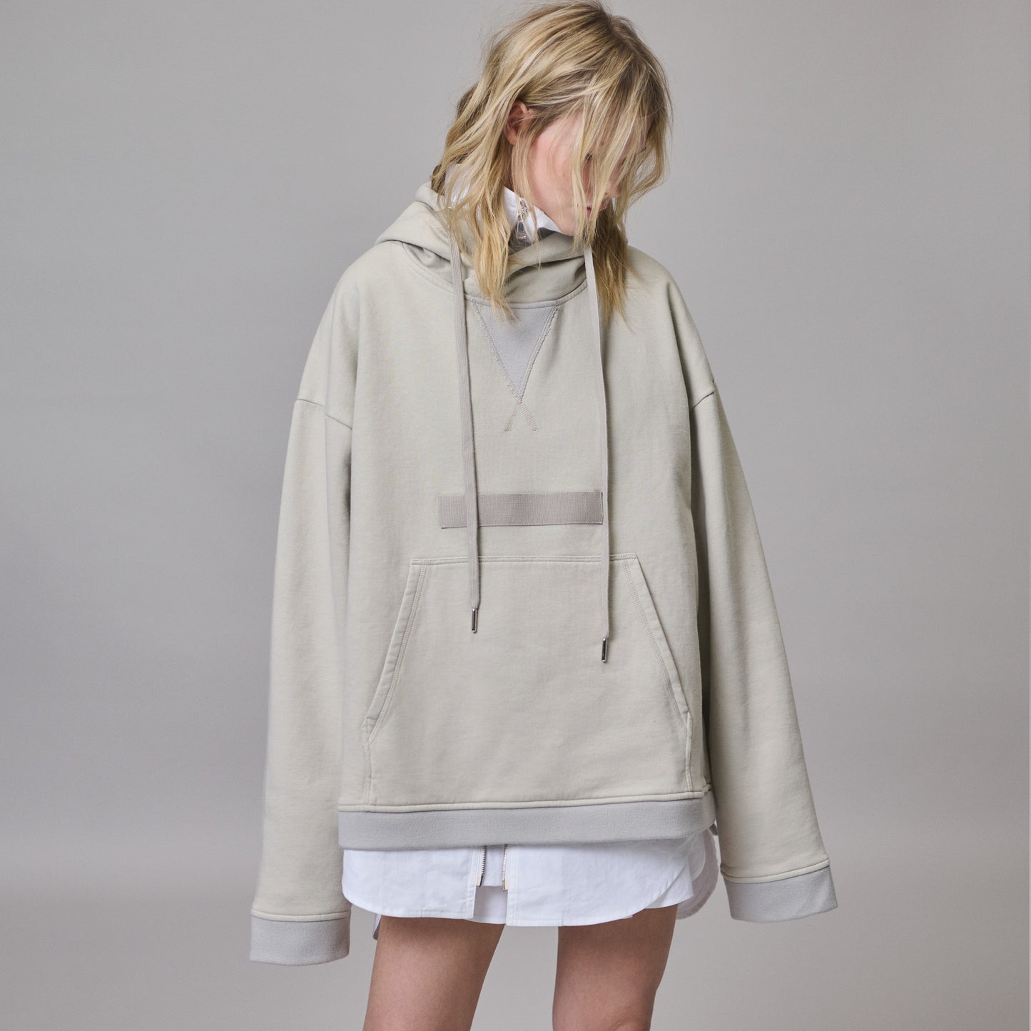 PEWTER HOODIE IN ORGANIC COTTON FLEECE