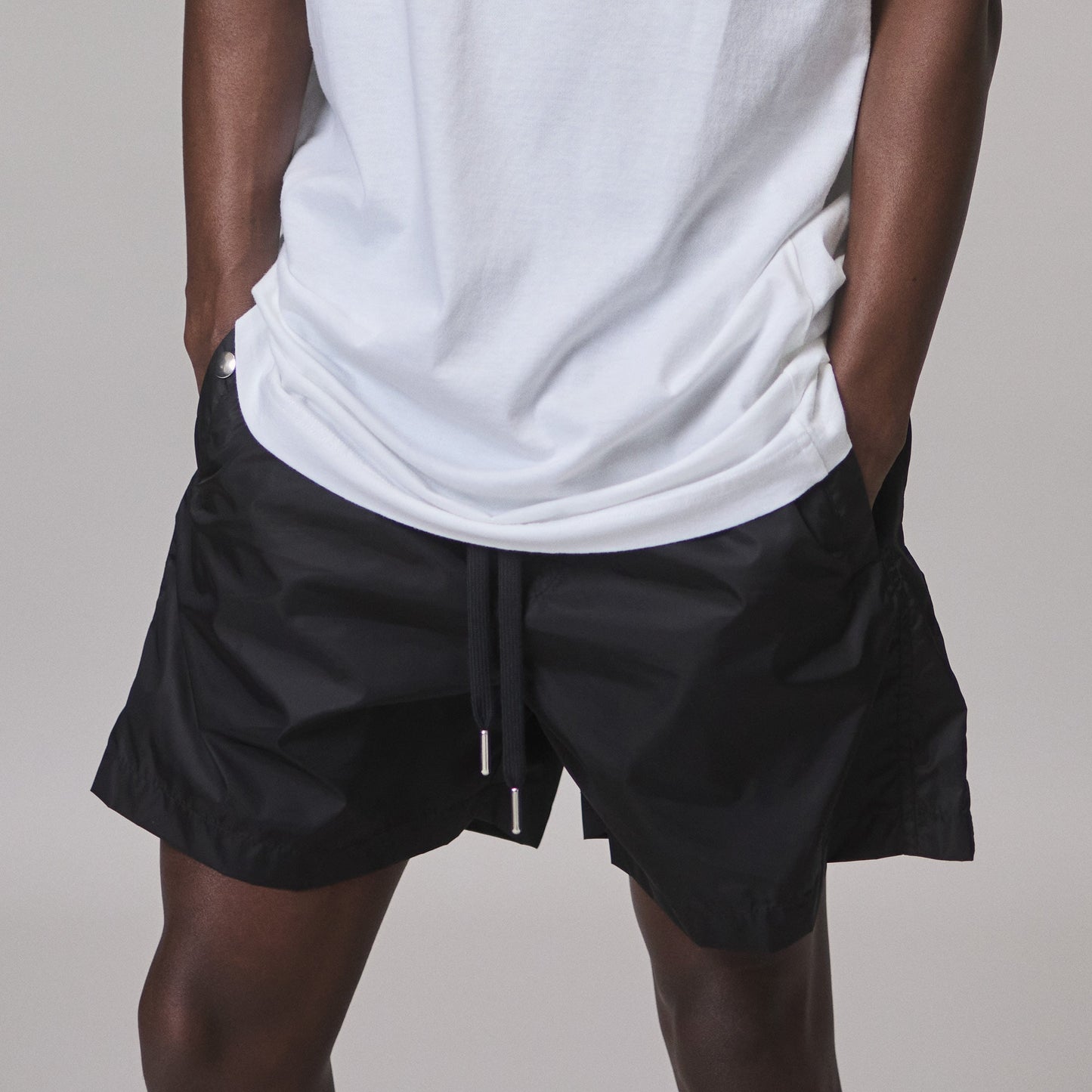 BLACK PARACHUTE SHORTS IN LIGHT NYLON