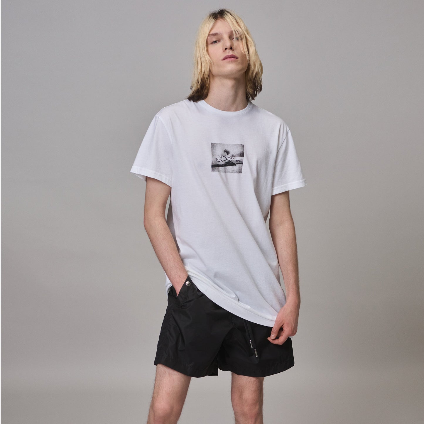 WHITE GRAPHIC T-SHIRT IN ORGANIC COTTON JERSEY